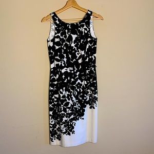 White House Black Market sleeveless flower print with belt Size 0